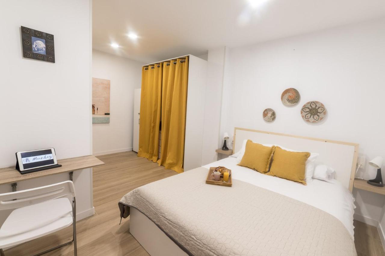 Moonkey - Apto. Albeniz, Con Acogedor Patio Alicante Exteriör bild